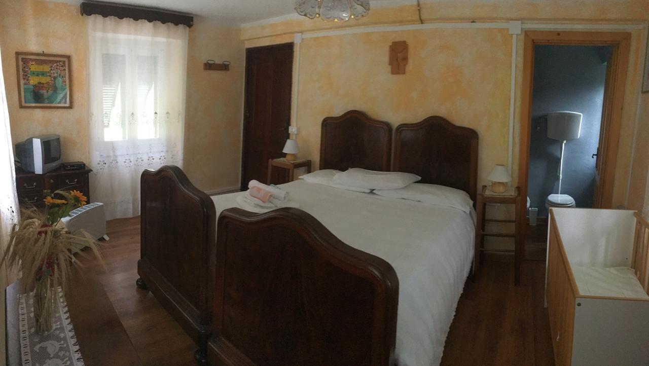 Camere E Accoglienza La Casa Della Nonna Borzonasca Exterior photo